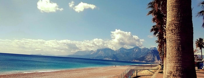 Konyaaltı Plajı is one of fortuna'nın Kaydettiği Mekanlar.