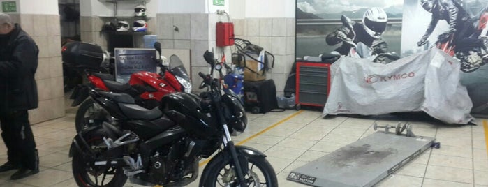 Oktay Motor Servis is one of สถานที่ที่ Sabri ถูกใจ.