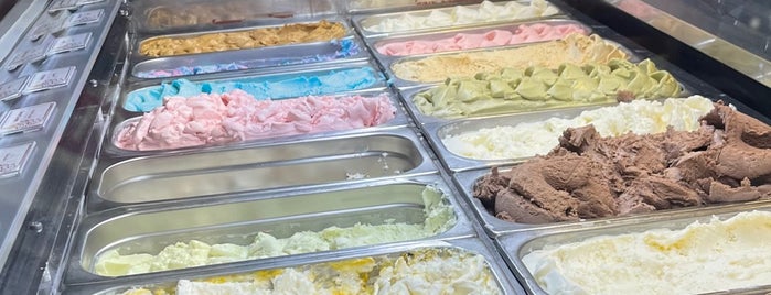 Cold Stone Creamery is one of Dubai Food 9.