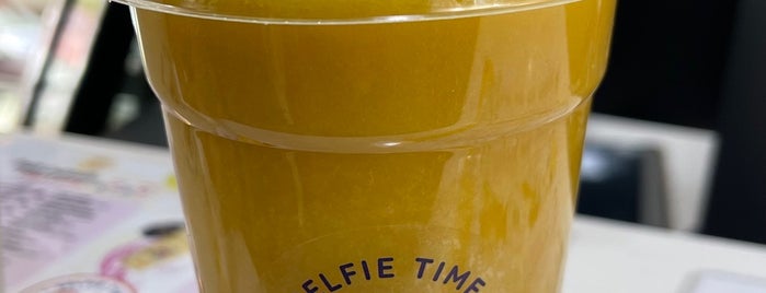 Selfie Time Coffee & Juice is one of Dubai food.