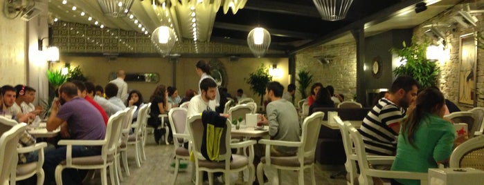 Lila Pasta & Restaurant is one of Bego'nun Beğendiği Mekanlar.