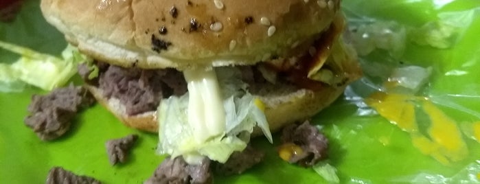 Cuñaos Burguers is one of Comida, bares y mas.