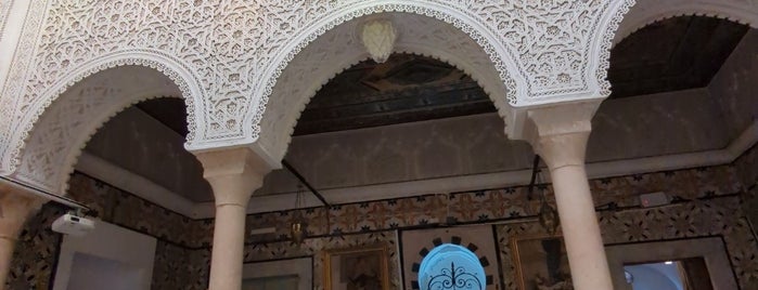 Restaurant Essaraya is one of Medina Tunis.