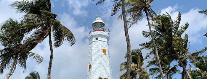Dondra Lighthouse is one of places to visit.