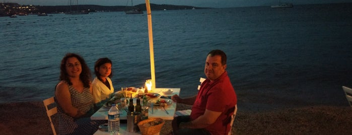 daphnis restaurant is one of Kler'in Kaydettiği Mekanlar.