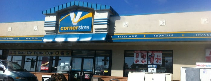 Corner Store is one of Lugares favoritos de Phillip.