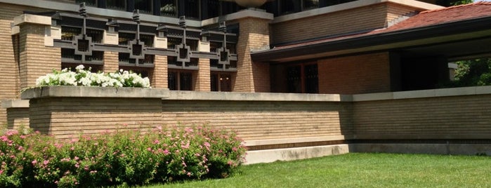 Meyer May House is one of Frank Lloyd Wright.