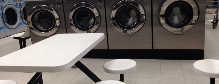 Quick & Clean Laundromat is one of Tempat yang Disukai Zach.