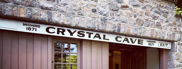 Crystal Cave Entrance is one of Lieux qui ont plu à John.