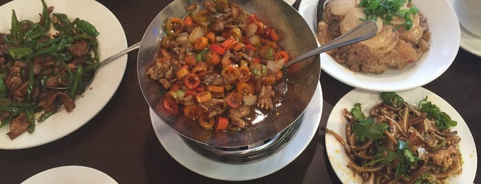 Hunan Spicy Taste Restaurant is one of Los Angeles.
