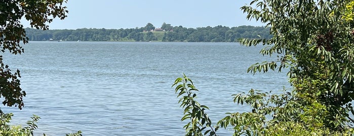 Piscataway Park is one of Mid-Atlantic NPS Sites.