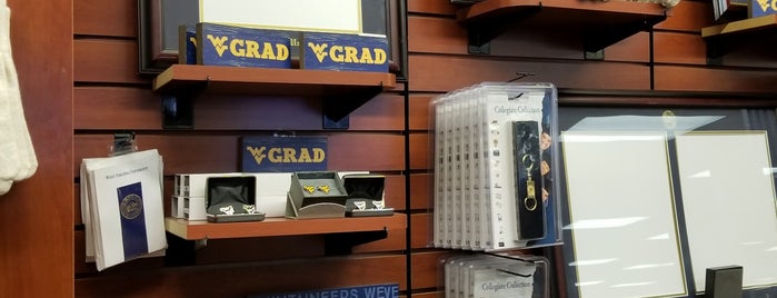 West Virginia University Bookstore is one of สถานที่ที่ Lizzie ถูกใจ.