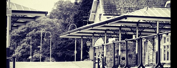 Grange-Over-Sands Railway Station (GOS) is one of Posti che sono piaciuti a Tristan.