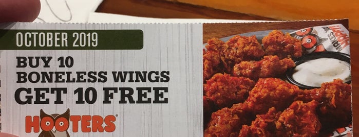 Hooters is one of Dinner.