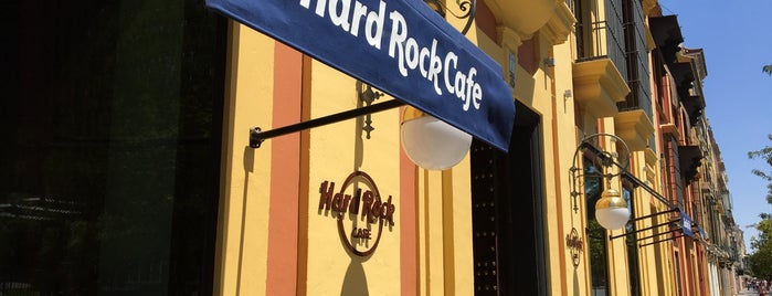 Hard Rock Cafe Sevilla is one of สถานที่ที่ Burce ถูกใจ.