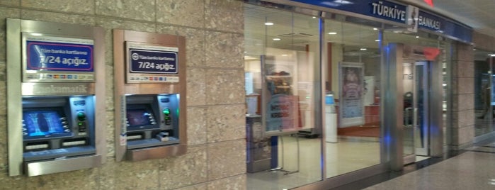 Türkiye İş Bankası is one of Tempat yang Disukai Serbay.
