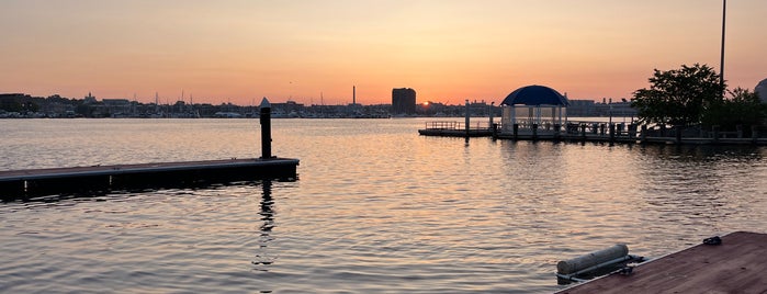 Hull Street Pier is one of Baltimore, MD.