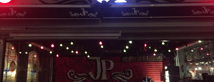 Just Pub is one of Locais curtidos por yasar.