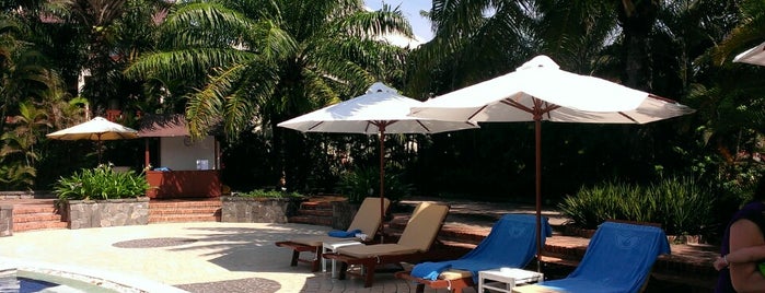 Swimming Pool@Palm Garden Resort is one of สถานที่ที่บันทึกไว้ของ Phat.