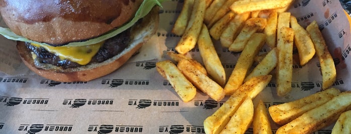 Burger Ye is one of Sina : понравившиеся места.