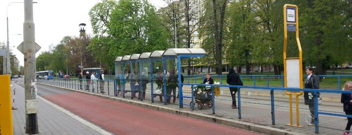 Důl Jindřich (tram) is one of Tramvajové zastávky v Ostravě.