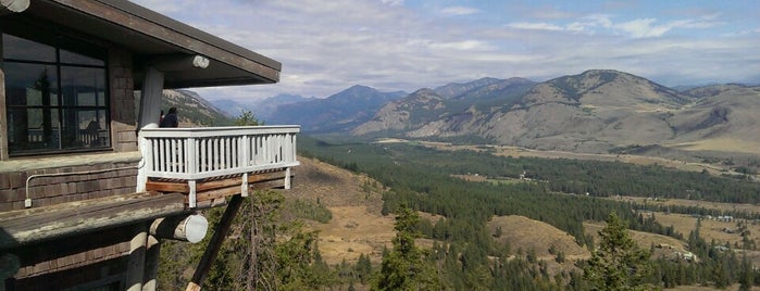 Sun Mountain Lodge is one of Tempat yang Disukai Gayla.