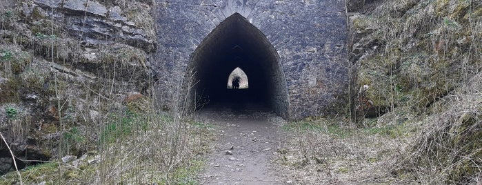 Lomy na Požárech is one of Doly, lomy, jeskyně (CZ).