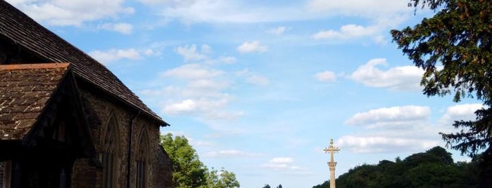 St Marys Church is one of James 님이 좋아한 장소.