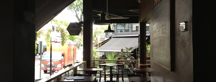 Tango's Restaurant & Wine Bar is one of Tempat yang Disukai James.