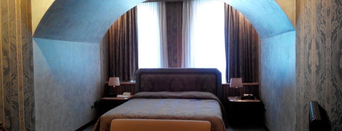 Hotel Galileo is one of Vafa R. : понравившиеся места.