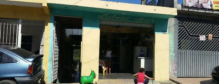 Delma's Bar is one of Locais curtidos por Adriano.