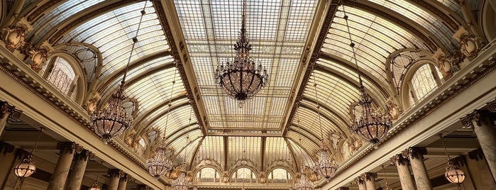 Palace Hotel is one of Locais curtidos por Kimberly.