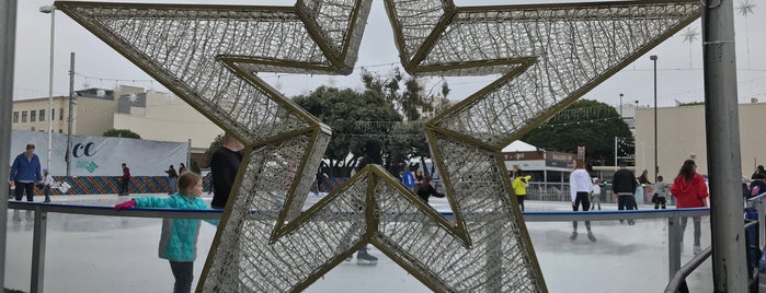 Santa Monica Ice Skating Rink is one of Hanna : понравившиеся места.