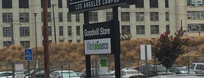 Goodwill SoCal (Corporate Office) is one of Locais curtidos por Stephraaa.
