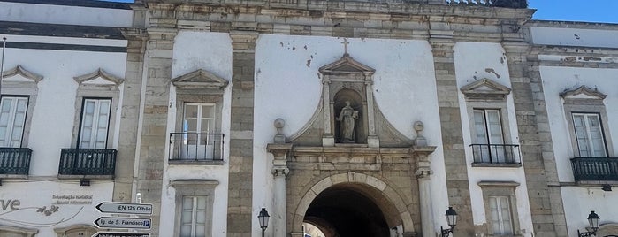 Arco da Vila is one of Algarve.