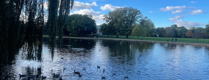 Osterley Park is one of Carl : понравившиеся места.