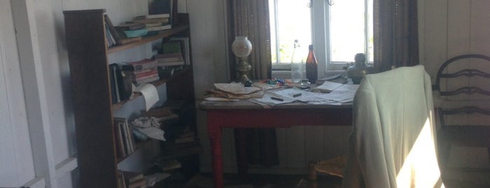 Dylan Thomas' Writing Shed (Garage) is one of Posti che sono piaciuti a András.