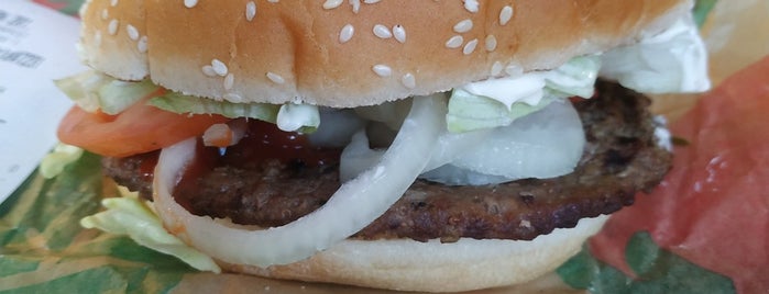Burger King is one of Lieux qui ont plu à 𝙻𝚒𝚕𝚒á𝚗𝚊 ✨.