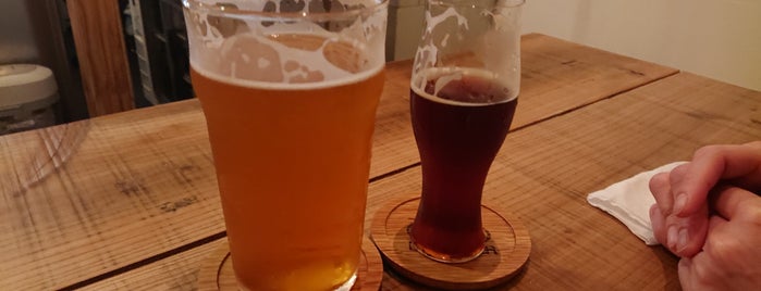 Beerbar&Cafe Landnneur is one of Craft Beer Osaka.