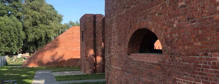 Ruiny Śluzy Wałowej w Marzęcinie is one of Żuławy 2019.