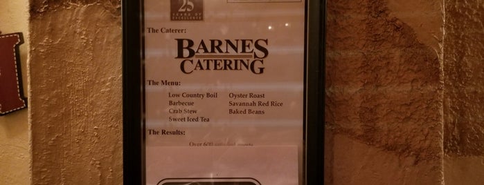 Barnes Restaurant is one of Savannah.