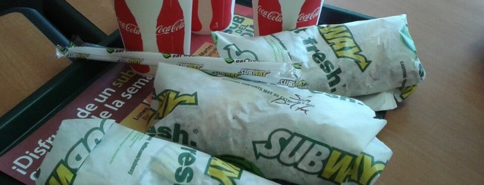 Subway is one of Donde Ir.