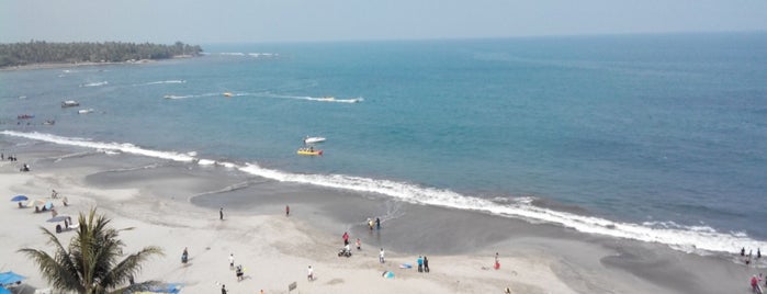 Pantai Anyer is one of สถานที่ที่ Fanina ถูกใจ.