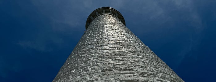 Izumo-hinomisaki Lighthouse is one of 参観灯台.