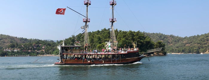 Kardeşler Sailing Boat is one of Lieux qui ont plu à Cenk.