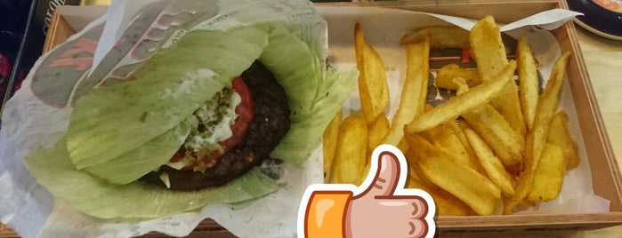XL Burger is one of Locais curtidos por Chi🪷.
