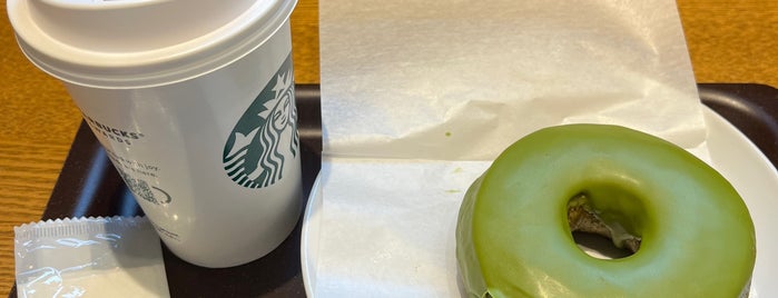Starbucks is one of コンセント付きの店.