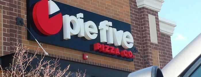 Pie Five Pizza Co. is one of Tempat yang Disukai William.