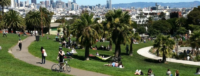 Mission Dolores Park is one of Stephenさんのお気に入りスポット.