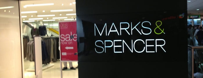 Marks & Spencers is one of Lieux qui ont plu à Tawseef.